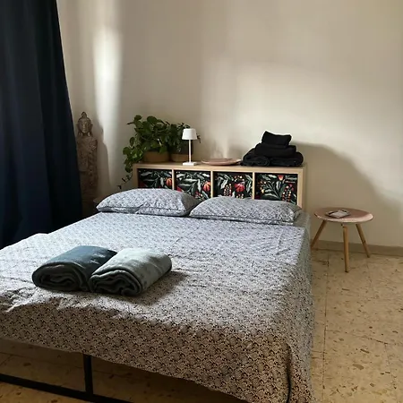 Affittacamere Live In - 250m Dalla Stazione Centrale Di 3*