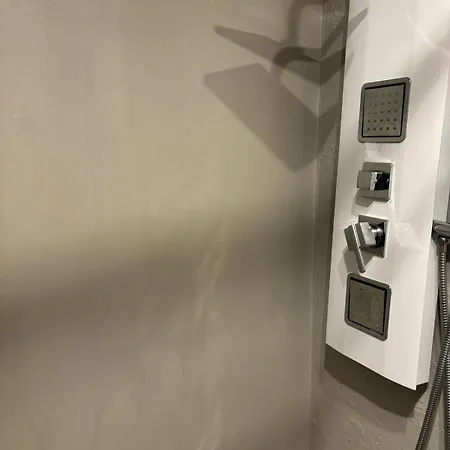 Affittacamere Live In - 250m Dalla Stazione Centrale Di 3*