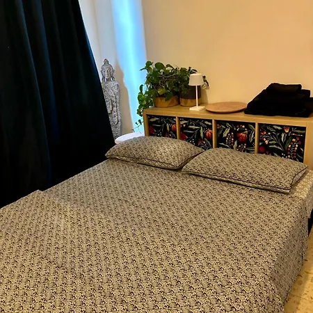 Affittacamere Live In - 250m Dalla Stazione Centrale Di